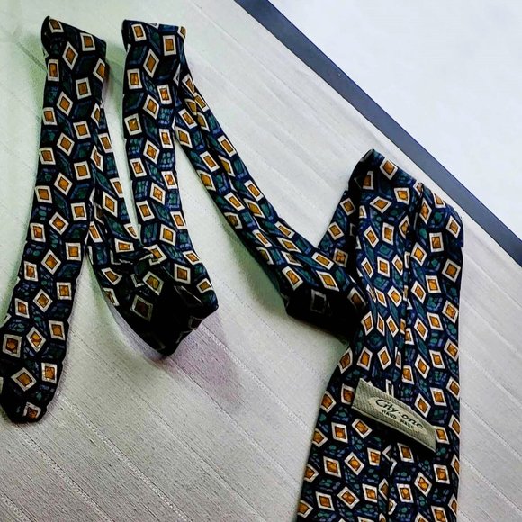 City-One, century silk co, vintage men's necktie with geometrical pattern - Picture 16 of 16